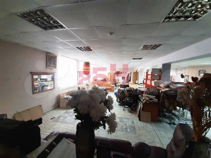 Помещение возле метро 490.8 м2