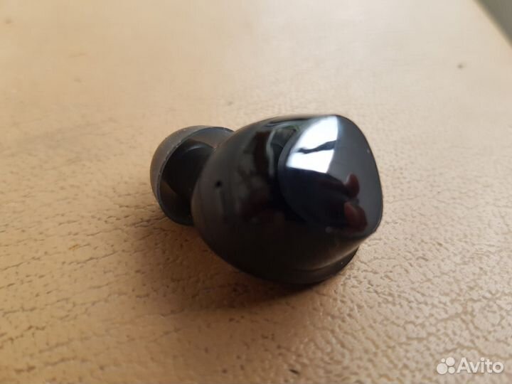 Беспроводные наушники samsung galaxy buds plus (ле