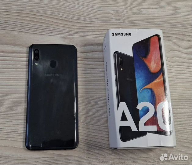 Samsung Galaxy A20, 3/32 ГБ