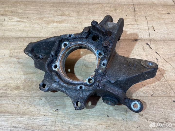 Кулак поворотный задний левый Mercedes-Benz