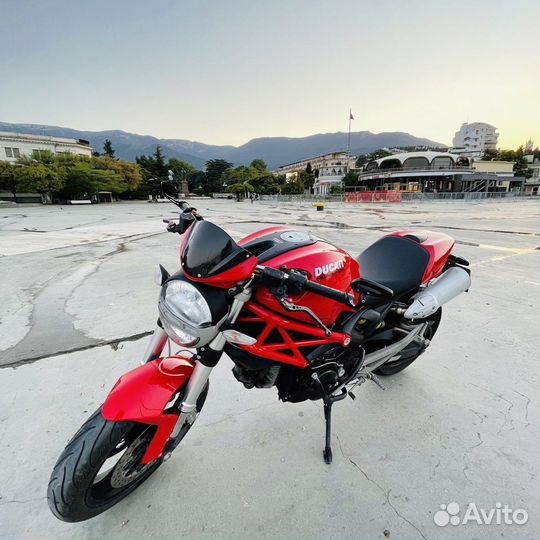 Ducati 696 Monster