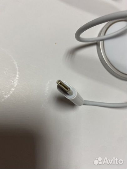 Продам оригинальную зарядку Apple