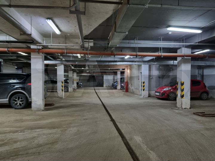 Машиноместо, 10 м²