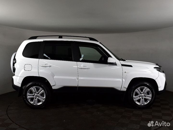 ВАЗ Niva Travel 1.7 МТ, 2022, 5 559 км