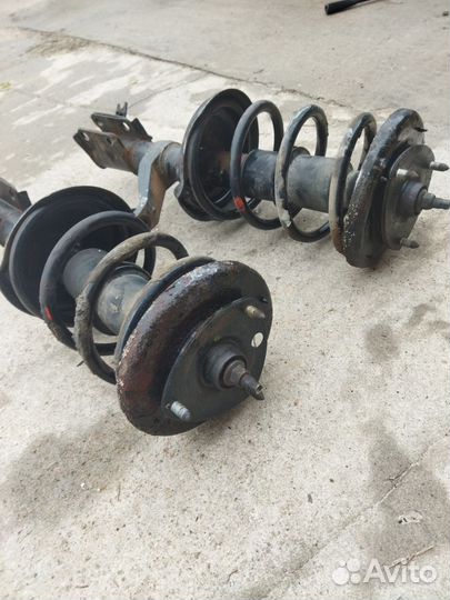 331046 Kyb Honda Element стойки передние в сборе