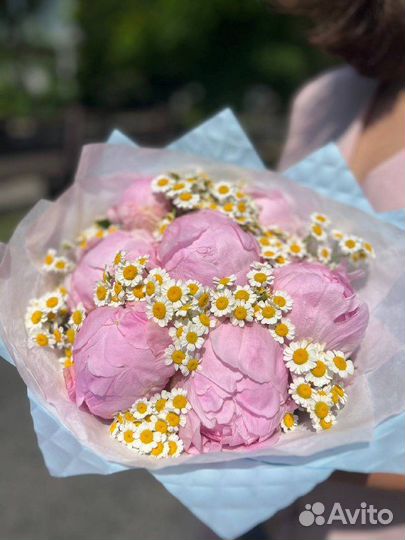 Букет с ромашками и пионами Доставка Подарок