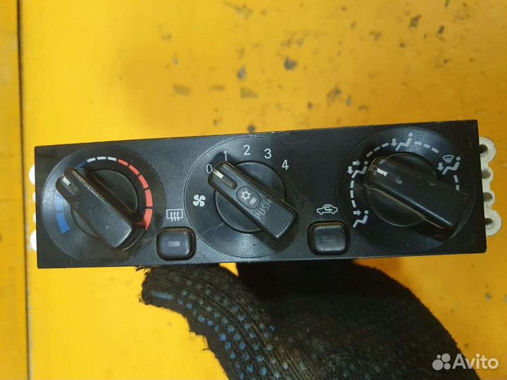 Блок управления отопителем Mitsubishi Galant митсу