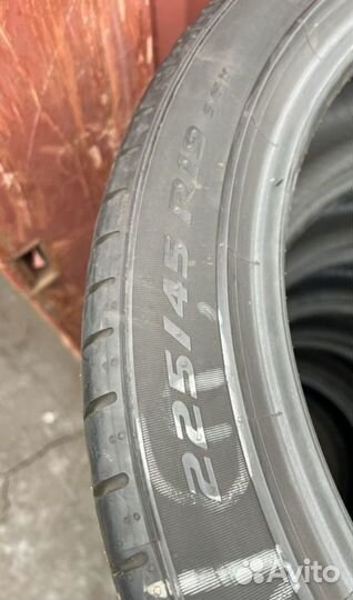 Pirelli P Zero PZ4 225/45 R19