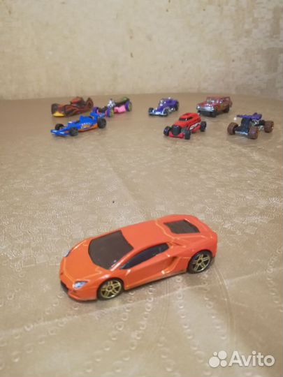 Набор моделек HotWheels