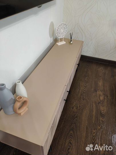 Тумба под тв бежевая 150*36,6*47