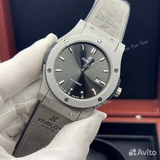 Шикарные серые часы Hublot