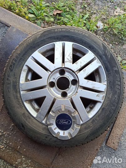 Комплект литых дисков с резиной