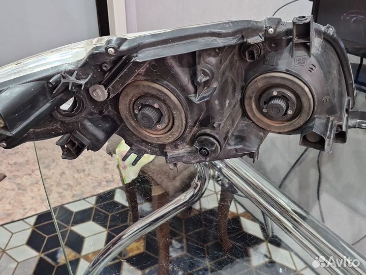 Фара передняя правая toyota corolla 150