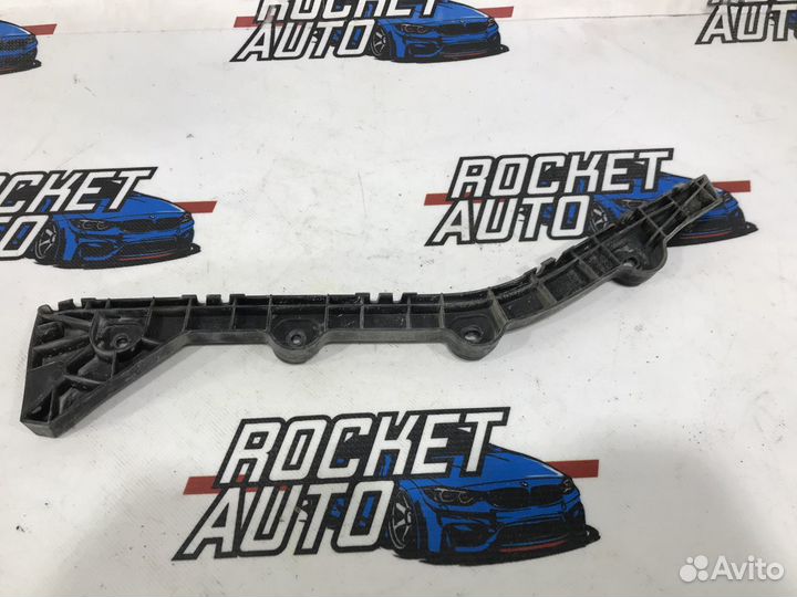 Направляющая заднего бампера левая Skoda Rapid