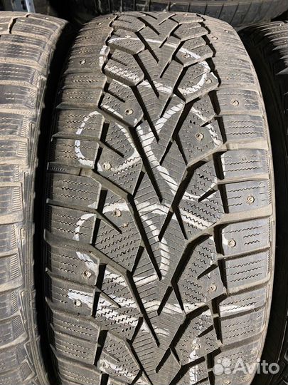 Gislaved NordFrost 100 215/55 R17 98T