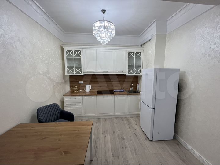 2-к. квартира, 60 м², 2/10 эт.