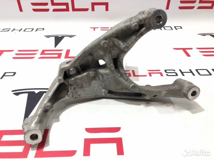 Кронштейн двигателя передний левый Tesla Model X