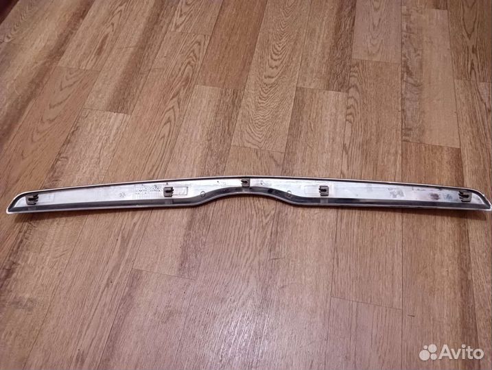 Сабля на решетку радиатора Лада granta