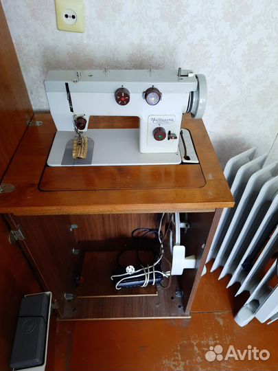 Швейная машина