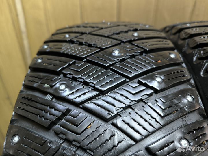 Goodyear Ultragrip Ice Arctic 215/60 R16 99T