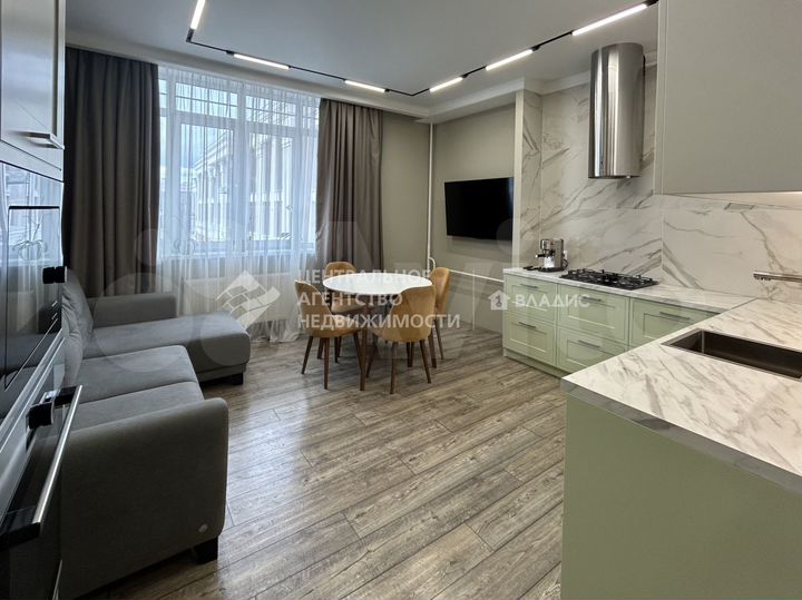 2-к. квартира, 73 м², 9/10 эт.