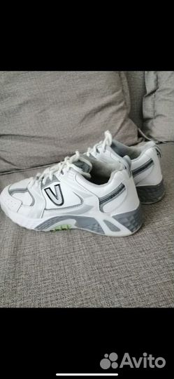 Кроссовки для девочки