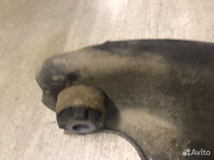 Рено логан сандеро рычаг правый