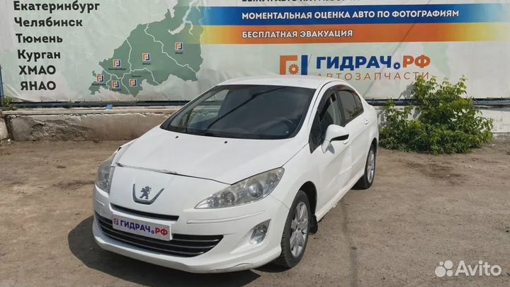 Трос стояночного тормоза Peugeot 408 9681881080