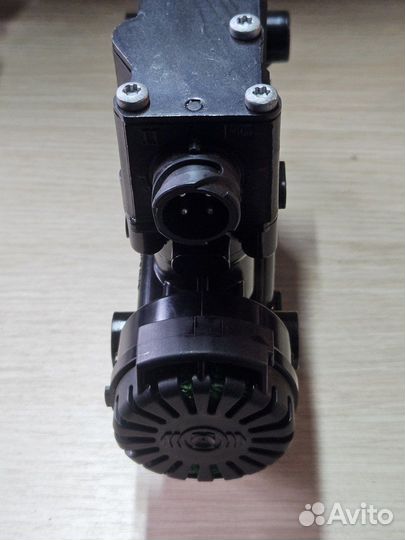 Клапан управления пневмоподвеской Renault Volvo 74