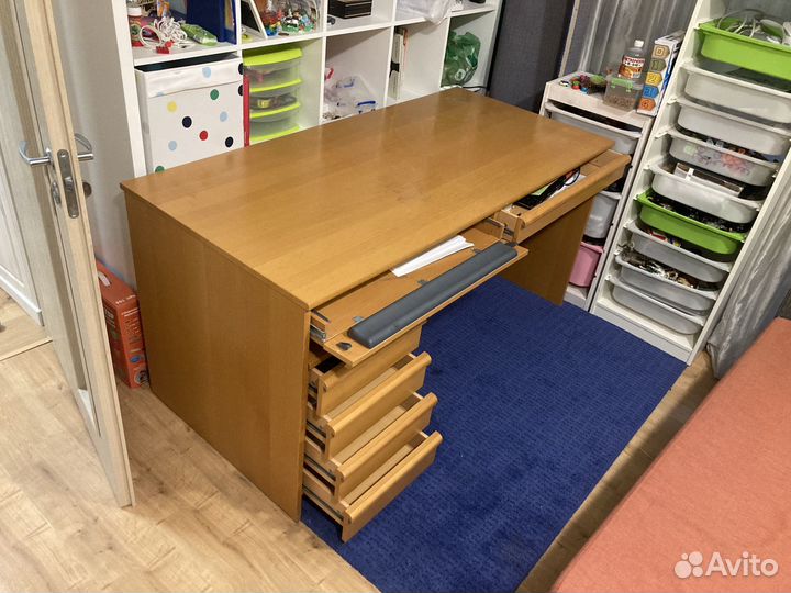 Письменный стол IKEA
