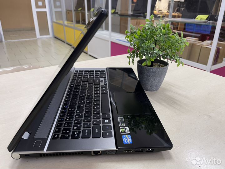 Большой Acer 17/Core i5/8GB/640M/SSD
