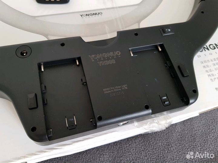 Кольцевой светодиодный осветитель Yongnuo YN-308 L