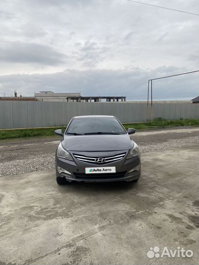 Hyundai Solaris 1.4 AT, 2015, битый, 280 000 км