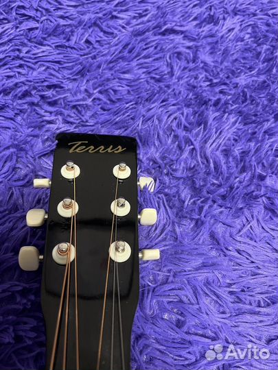 Акустическая гитара