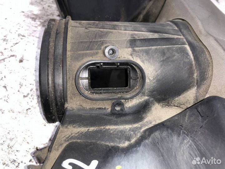 Воздухозаборник двигателя