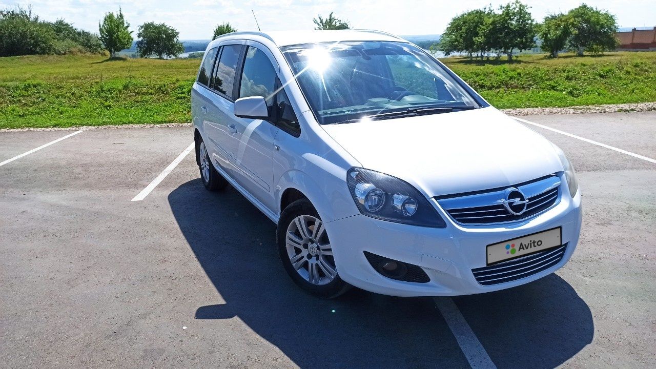 Opel Zafira: фото владельца