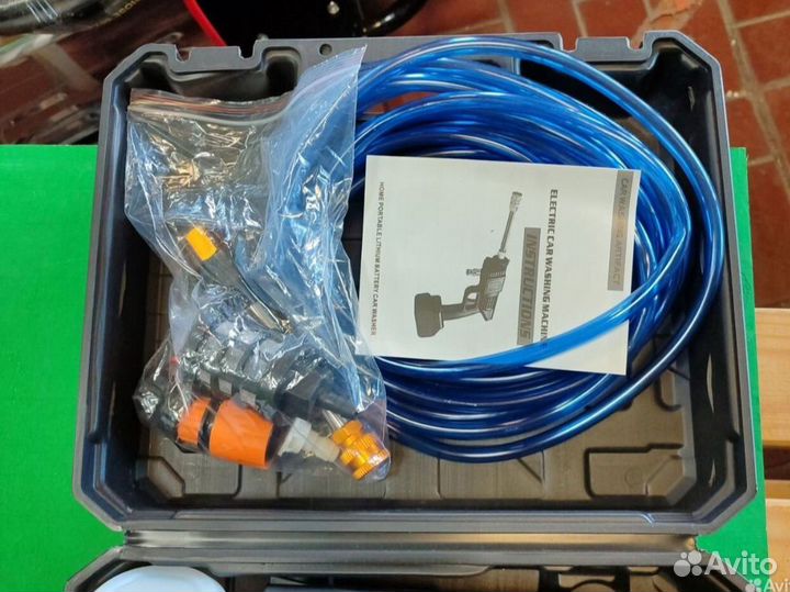 Акамуляторная мойка высокого давления