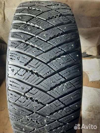 Goodyear UltraGrip Ice Arctic SUV 265/60 R18 104T