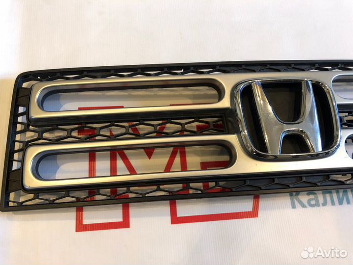 Решетка радиатора передняя Honda Ridgeline J35A9