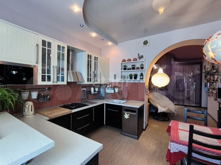 2-к. квартира, 96 м², 4/4 эт.