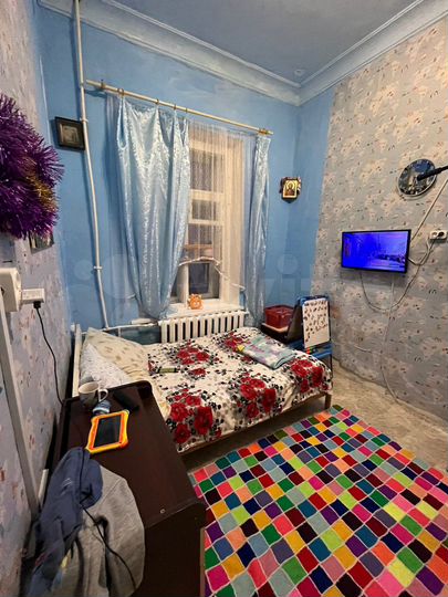 Комната 32 м² в 3-к., 1/2 эт.