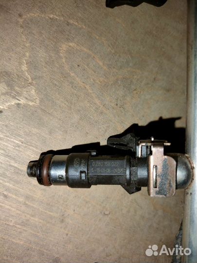 Топливная рампа в сборе Приора,Калина,Гранта