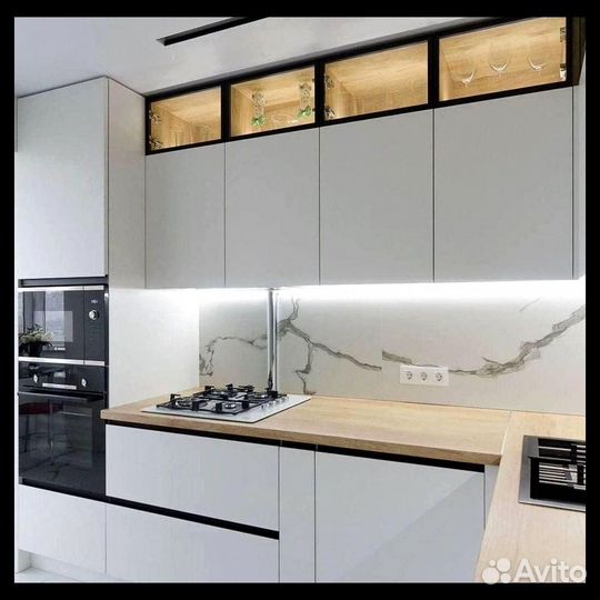 Кухня под потолок на дачу