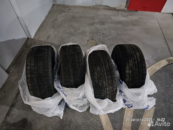 Bridgestone Blizzak Revo GZ 225/50 R17