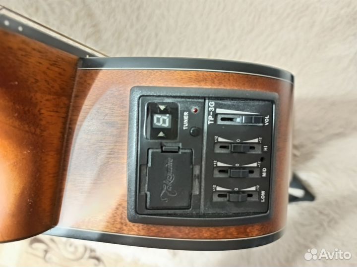 Электроакустическая гитара