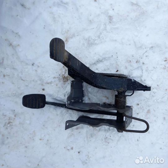 Педальный узел Renault Logan 1 2010 год