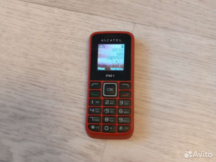 Кнопочный телефон Alcatel