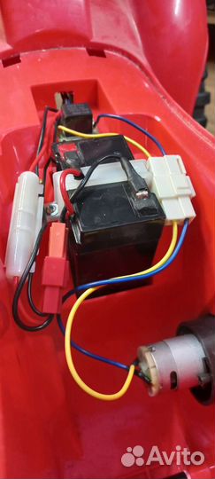 Детский мини квадроцикл с аккумулятором