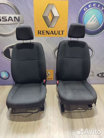 Сиденье кресло переднее renault megane 3 Лев, Прав
