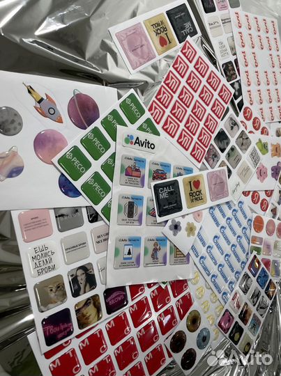 Парные наклейки